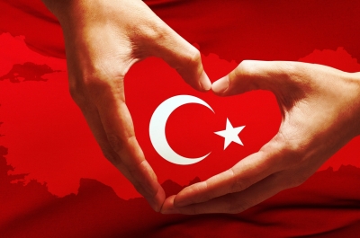 TÜRKİYE SİZİ SEVİYOR: SEVGİSİNİ GÖSTERİYOR